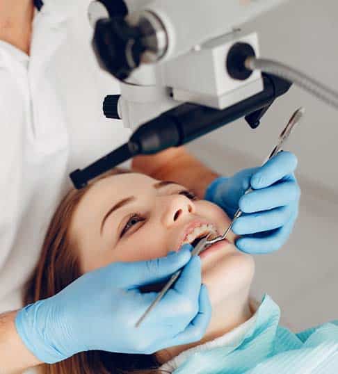 visita dentistica in una clinica odontoiatrica in Albania